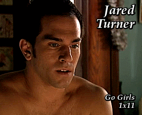 el-mago-de-guapos: Jared Turner  Go Girls 1x11 (also shirtless Jay Ryan walks in on him) “I might just umm…” Click here to catch Jay Ryan naked! 