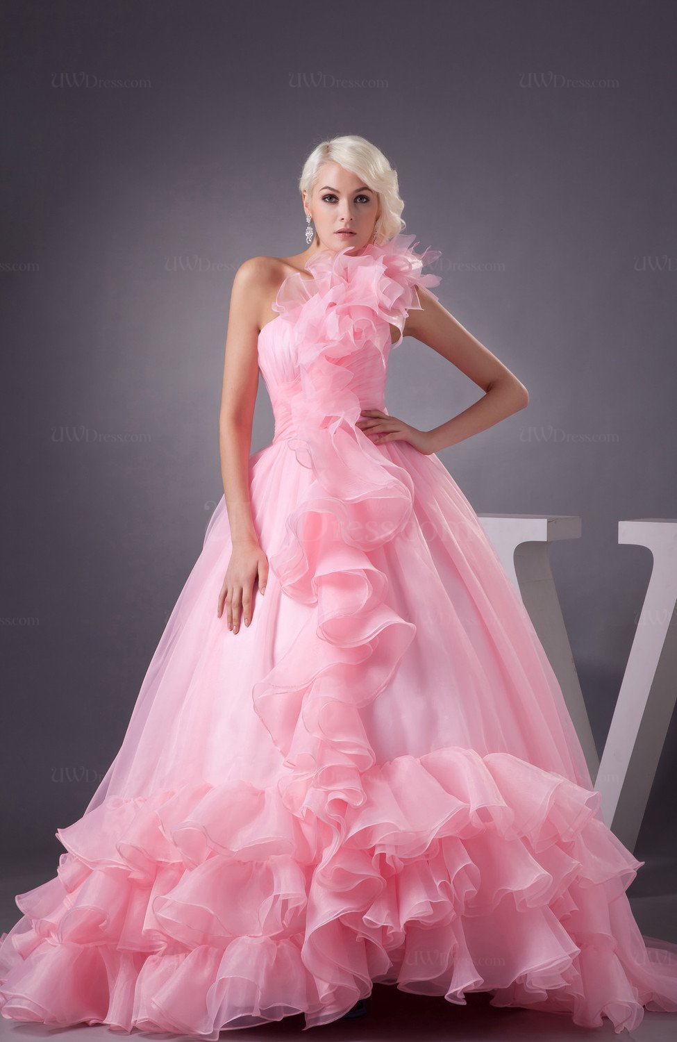 herhappysissywife:  retroeverything:It’s just so… pink… and so… beautiful.