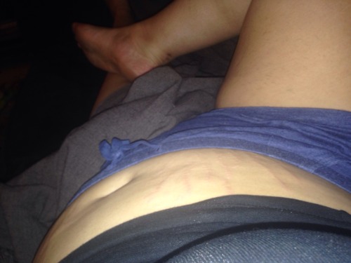 potbelliedpiggy:  I’ve turned myself into a nice fat hog for you… Can I stop eating now? Please everybody is starting to stare and my clothes keep getting tighter and tighter. I can’t take another bite, I’m so full I’m scared my belly will burst