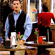 hayleyattwel:  every character i love  -&gt; chandler bing 