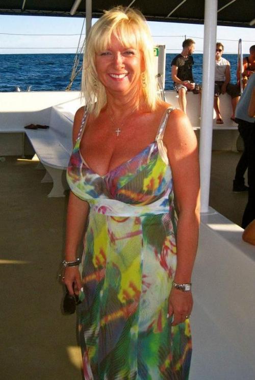 ilovesexygilfs:  I Love Sexy Gilf…