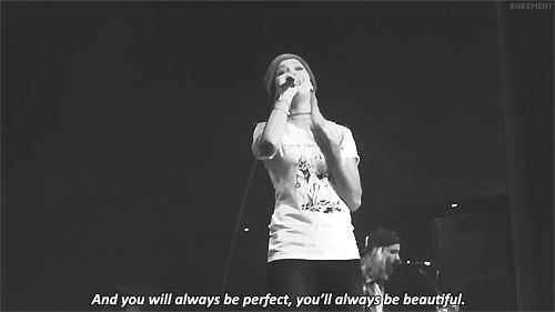 bands-alltheway:   Tonight Alive - Amelia (x)  