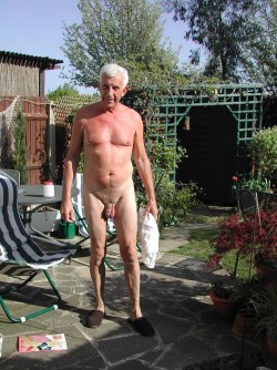 oldnudist:  http://oldnudist.tumblr.com/archive