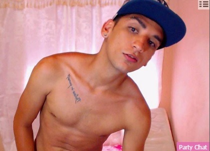 Sexy Tyron Sex is live on a group party chat come watch him live now for tips :)