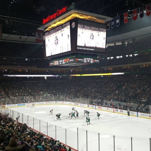 Had an awesome time in Minnesota watching my @anaheimducks WIN! First away game goes to an 11 round 