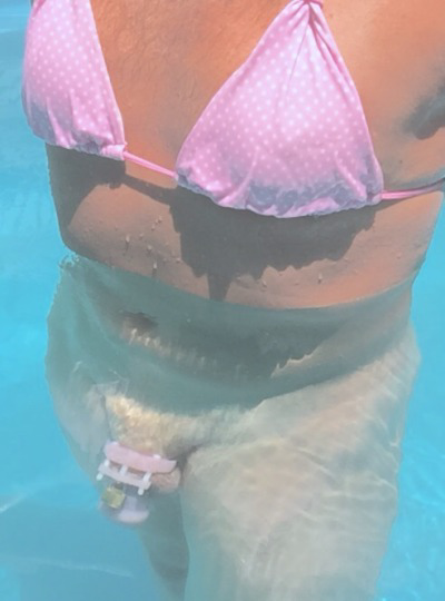 sohard69pink:Sneaky pink bikini 