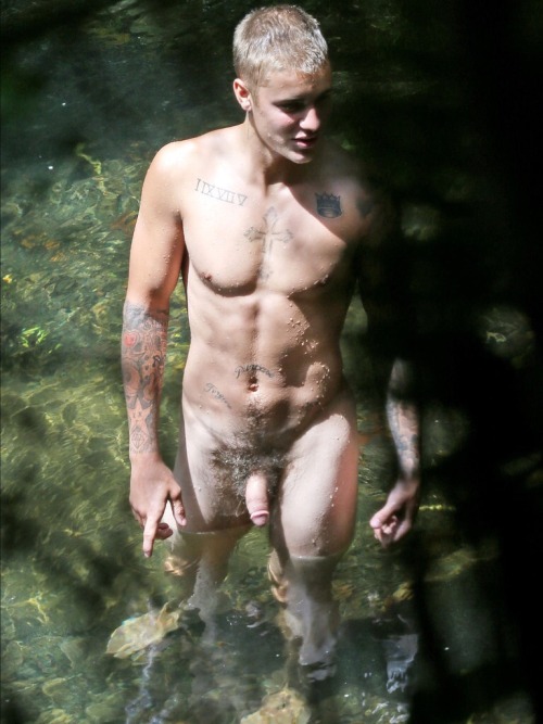 daravichet7777: fuckyoustevepena:  More HQ Naked Pics of Justin Bieber in Hawaii  Loy