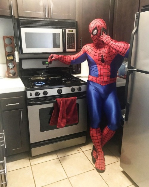monkeyofsteel:Just doing what a spider can… like meal prep. (at North Hollywood, California)