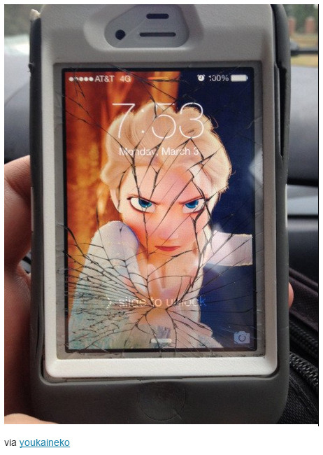 dorkly:    10 People Who Didn’t Let Their Cracked Phones Slow Them Down 