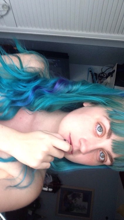 dakitters:I went back blue. Oops