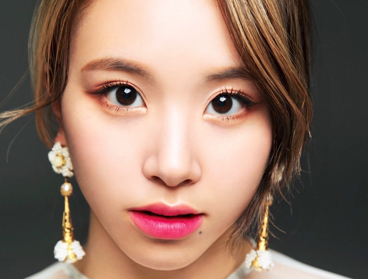 abitofeverythingstrange:  Twice x CamCam Magazine