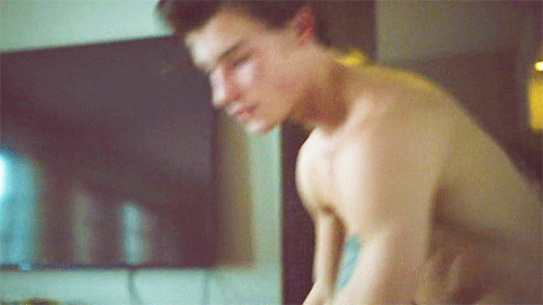 lovingpostit:Shawn Mendes: In Wonder (2020) | Netflix