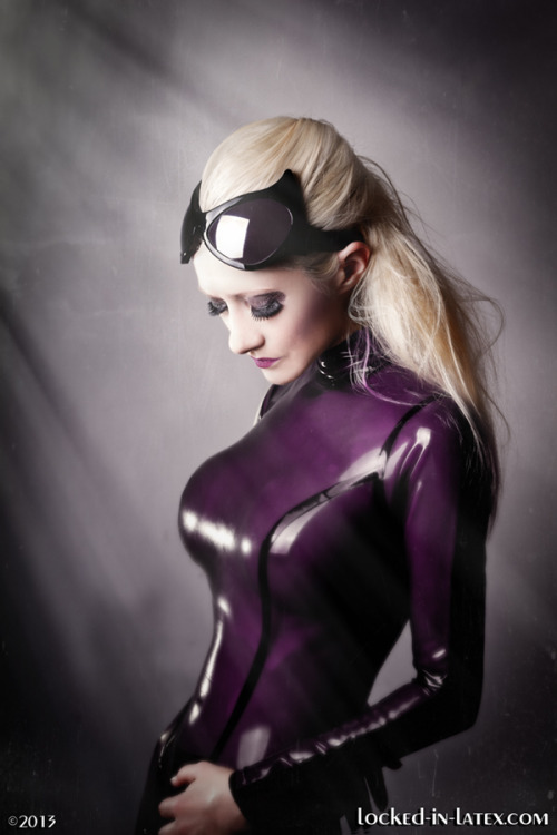 lockedinlatexblog:  Catwoman adult photos