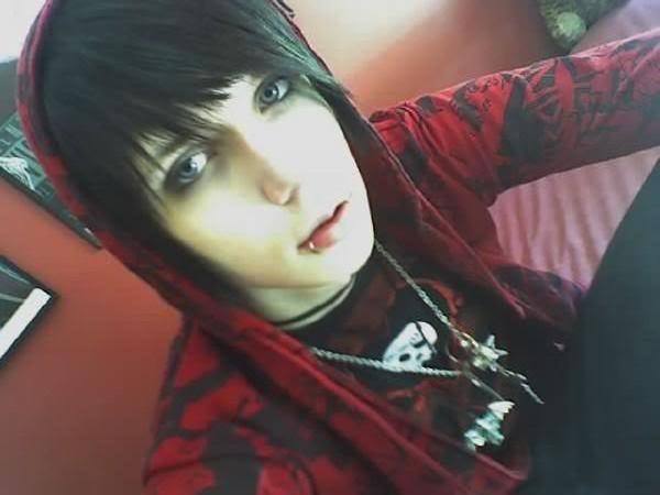 cindyblackveilbrides:  Little Young Andy Sixx!! xoxo