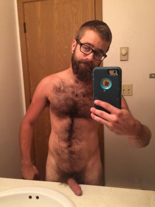 cwbyrider:  isometriclove: colungafrank:   Ryan    I need him   Suck a sexy lil fucker!