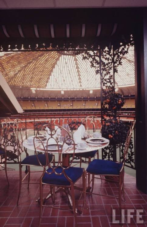 Inside the Houston Astrodome(Mark Kauffman. 1968)