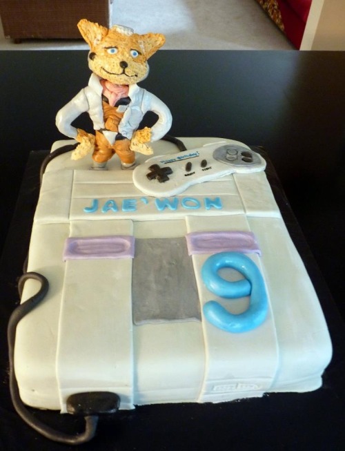 isquirtmilkfrommyeye:  Nintendo themed cakes!