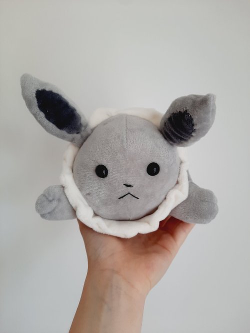 shiny-jolteons:shiny-jolteons: Eeveelution loaf plushies! Adorable and round, shiny eevee and espeon