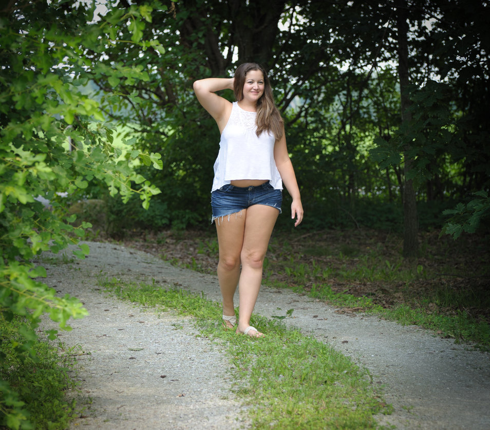 smoothsoftthickprettykitty:  chubbygirls4me: Nature Girl I’d go for a nature walk
