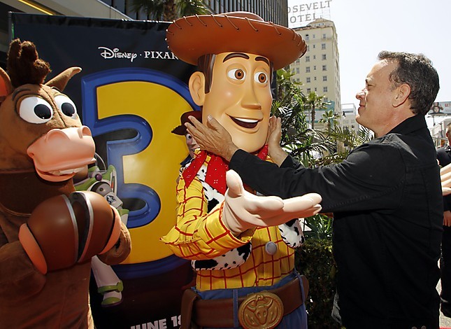 galifianafuck:  if u ever feel sad just look at this picture of tom hanks and jake