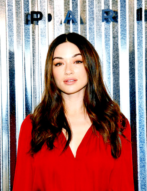crystalreedgif:Crystal Reed attends the Longchamp Spring 2019 runway show during New York Fashion We