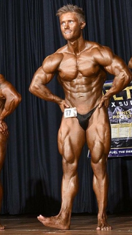 themuscleworshipdiaries:  hejira33312:  Jeff Nippard , love this guys look !  Ripped to ribbons and cute as a button!! 