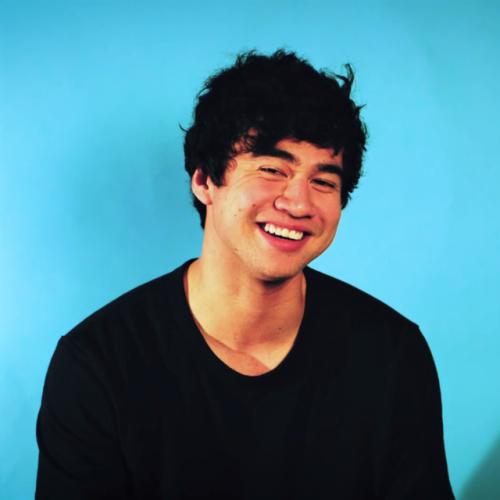 calumstruly:your eyes your smilecan light up the night