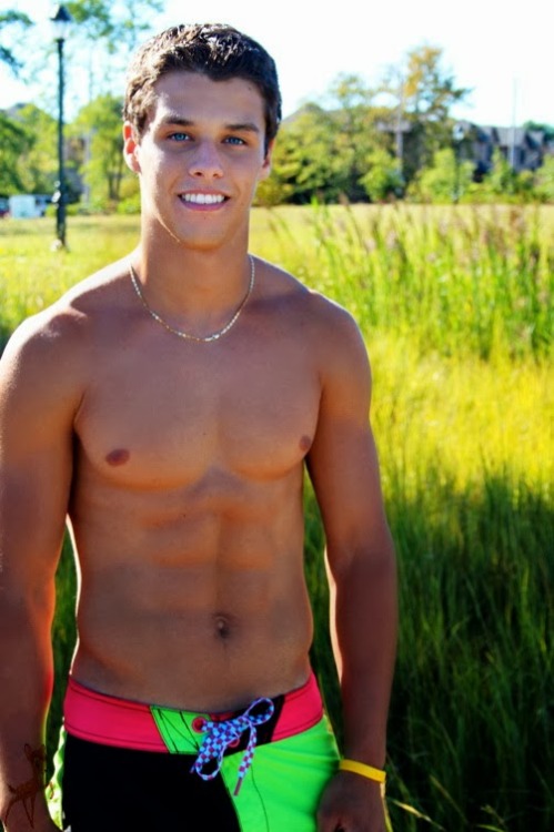 southernfratguy:  SouthernFratGuy • Me • InstaShowOffs