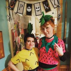Happy Halloween from two fruits! 🍍🍓🎃