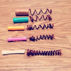 yeahsexyweaves:  Different Curl creation from different roller sets Follow for more styleshttp://www.yeahsexyweaves.tumblr.com 