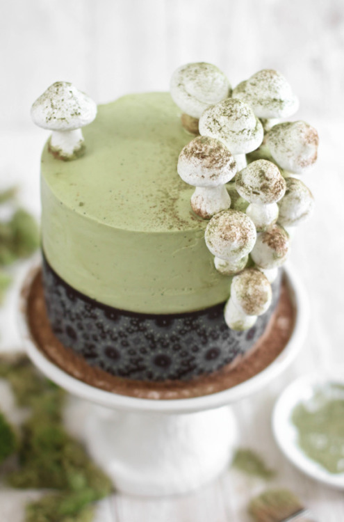 fuckyeahmatcha:confectionerybliss:Matcha-Almond Layer Cake with Meringue Mushrooms {by Sprinkle Bake