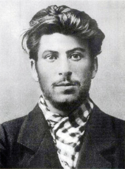 Daily reminder that Stalin was hot when he was young.