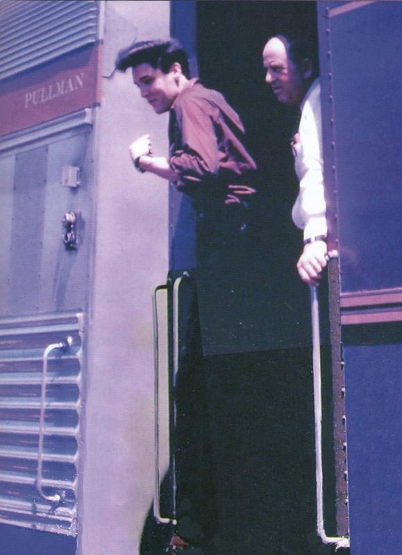 toni-shakerato:  Elvis on the train 
