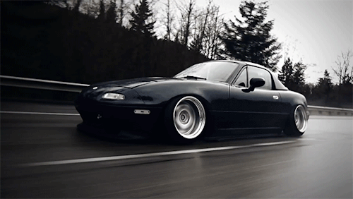 probably-baked:   Frame Bangin’ Miata  