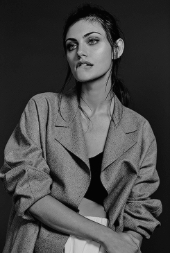 bluesartgent:    Phoebe Tonkin by Jake Terrey