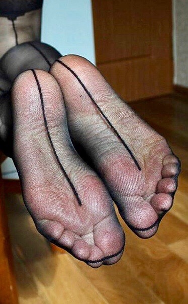 I am a “Straight”Man In Pursuit Of Beautiful Toes