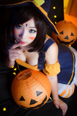 hotcosplaychicks:  Bewitched! by BakaaChuu Follow us on Twitter - http://twitter.com/hotcosplaychick