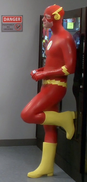 chispandexjock: Brandon Jones as a latex-covered Flash on The Big Bang Theory