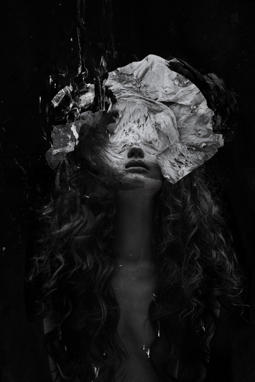 lacarpa:  Januz Miralles  Follow on Tumblr adult photos