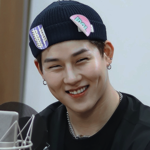 ✫・* ━ jooheon icons; (please like or reblog if you save/use).