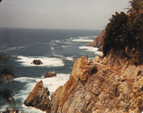 equatorjournal:The Diving Cliff, Acapulco, April 1981