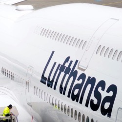 Lairdkay:  Last Minute Tailoring Complete. The @Lufthansa 747 In Its New Sleek And