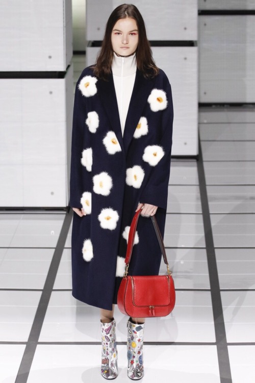 Anya Hindmarch RTW Fall 16