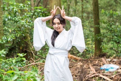sakamichi-steps: 新内眞衣 × ザンビ オフショット #美しい女 #まいちゅんザンビ@zambi_project 2019.05.08 16:00