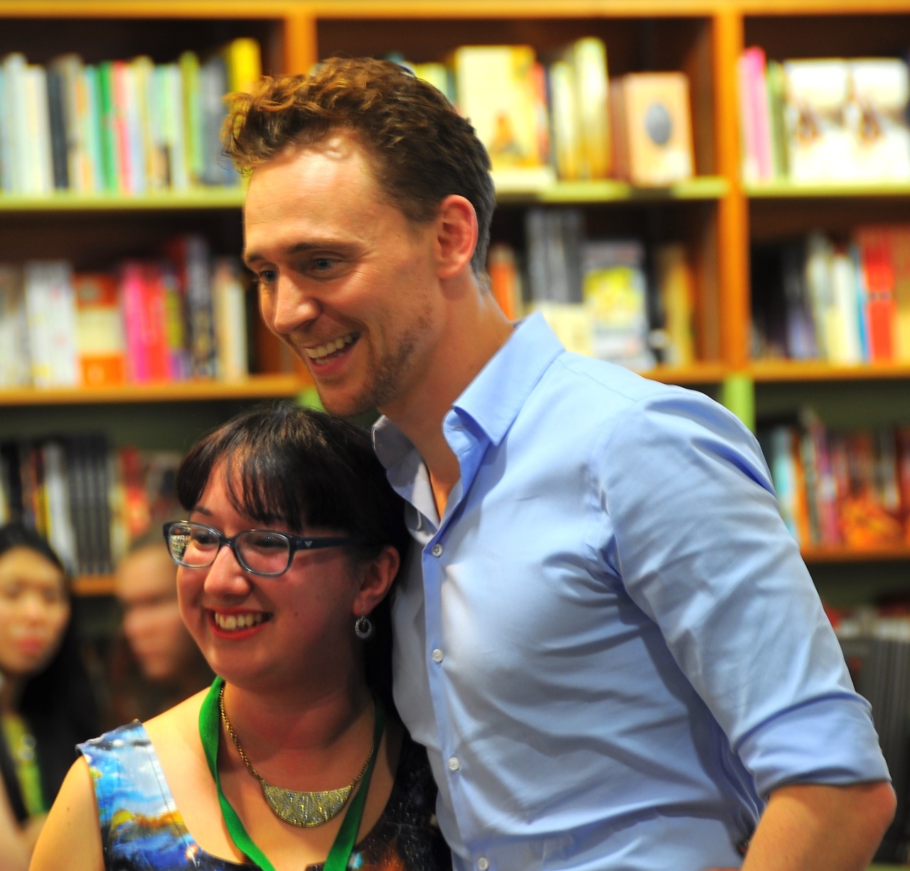 livlovesstuff:  nopenotherenow-deactivated20210:  PART 3 // Tom Hiddleston - Signing