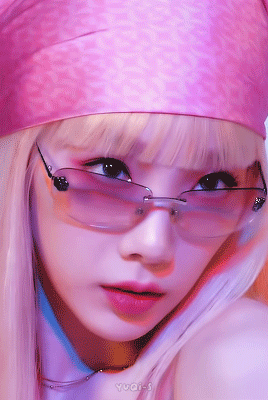 3/? Kim Taeyeon Gifs .