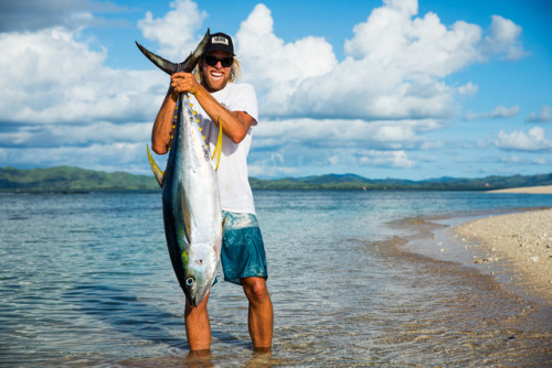 vanssurf: Lay days in Fiji aren’t so bad.Dane Guduaskas and Joel Tudor wait out tomorrow&rsquo