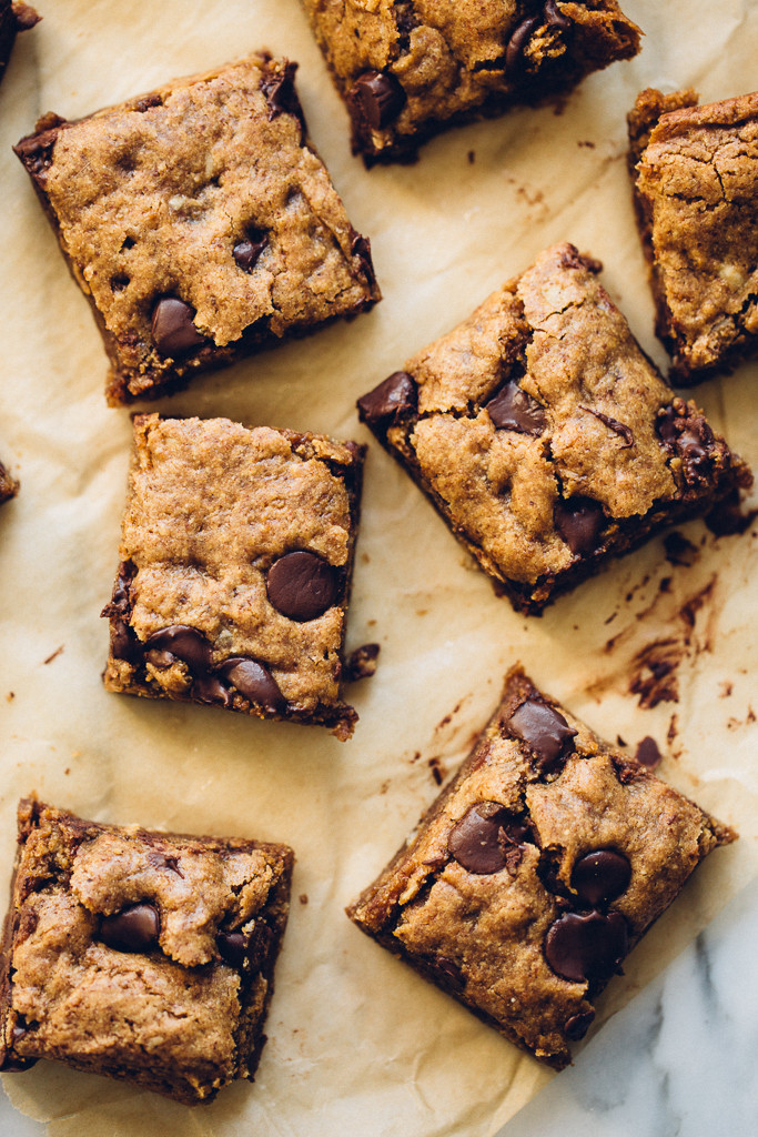 sweetoothgirl:    Almond Butter Oatmeal Chocolate Chip Cookie Bars   