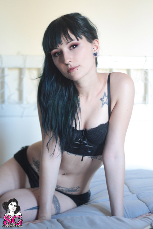 suicidegirlslover: Discordia Suicide