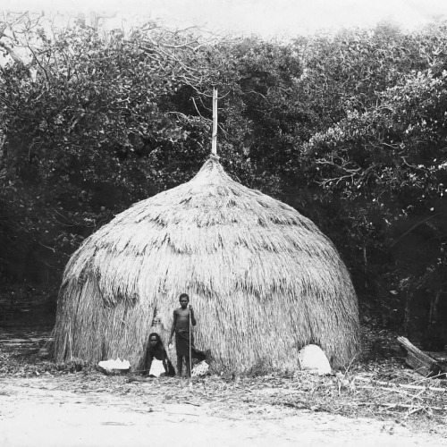 equatorjournal:Donald Thomson, Australian aboriginal pointed dome house of Melanesian style with Pol